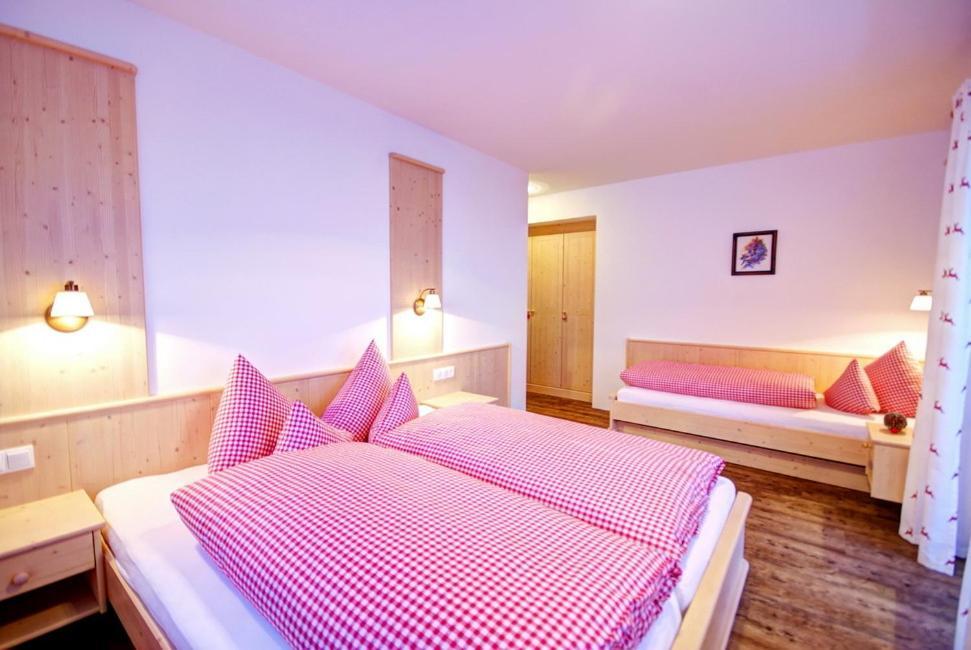 Landhaus Alpenjaeger Hainzenberg Ruang foto
