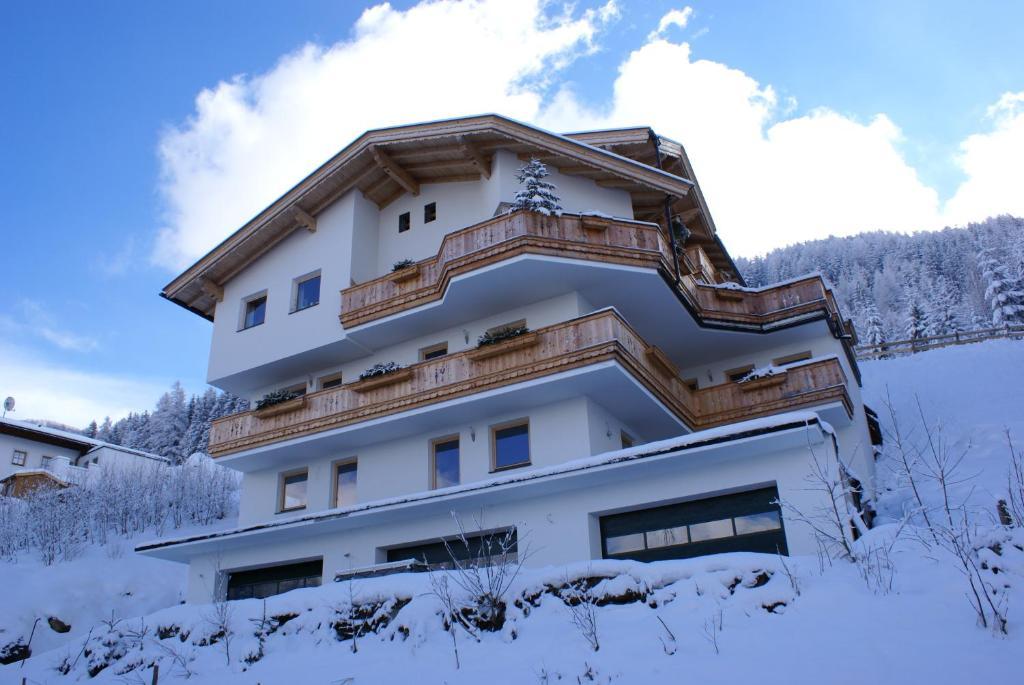 Landhaus Alpenjaeger Hainzenberg Bagian luar foto